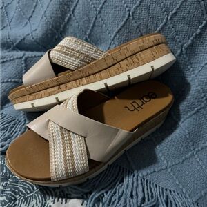 Earth brand Cream and White Crisscross Cork-Platform Slide Sandals